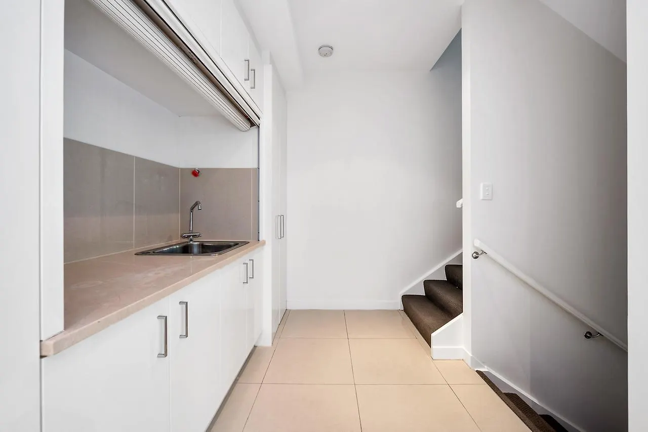 Townhouse 250M To The Beach Alexandra Headland Apartament